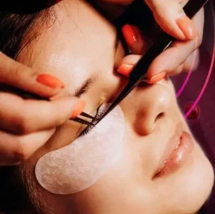eyelash-extensions-course-image eyelash-extensions-course-image
